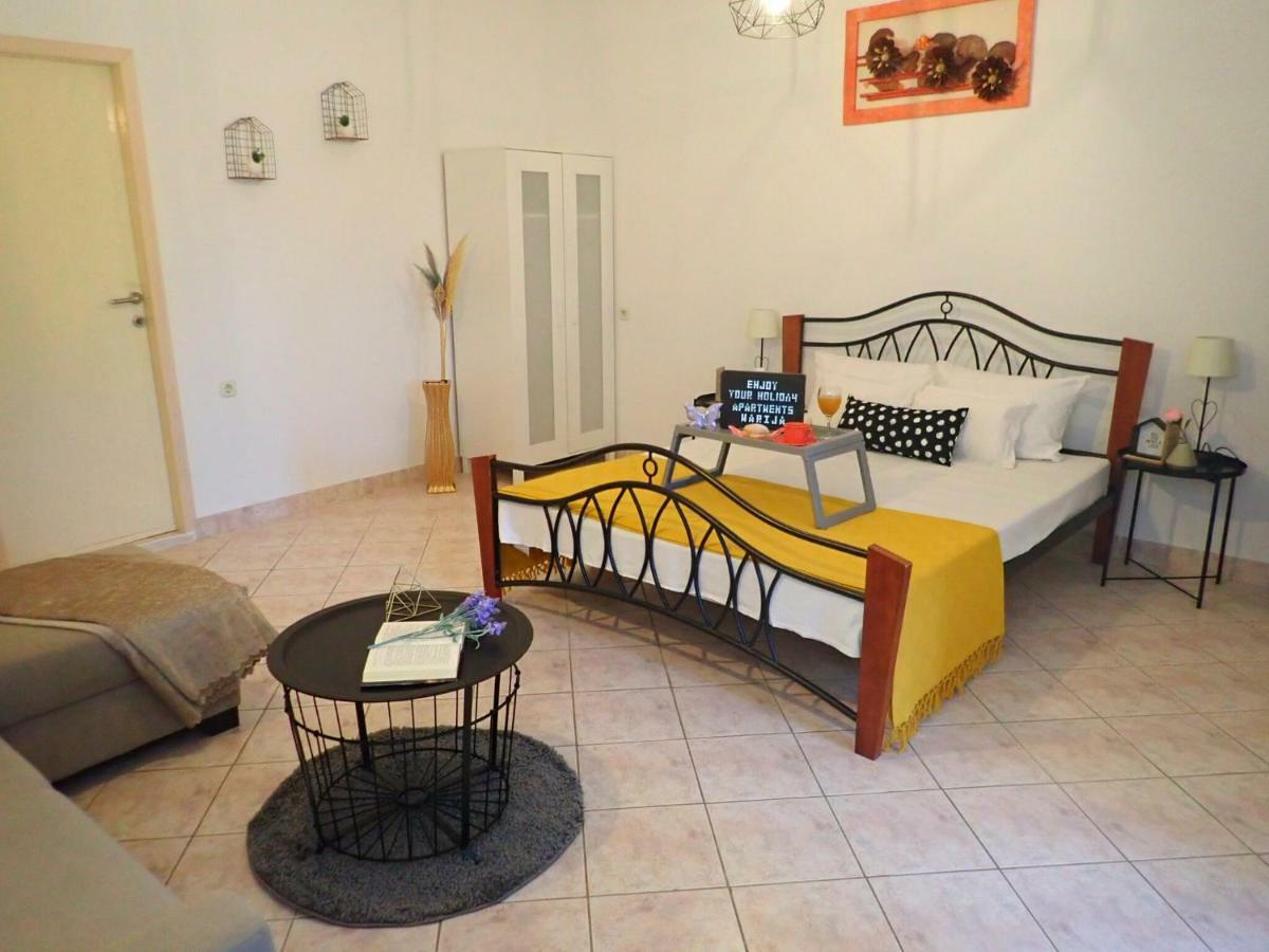 Apartments Marija Karlobag Zewnętrze zdjęcie