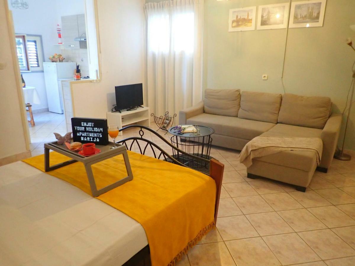 Apartments Marija Karlobag Zewnętrze zdjęcie